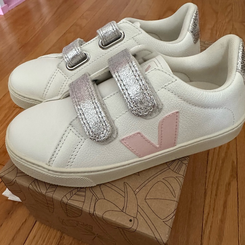 Veja girls extra white petale silver sneakers